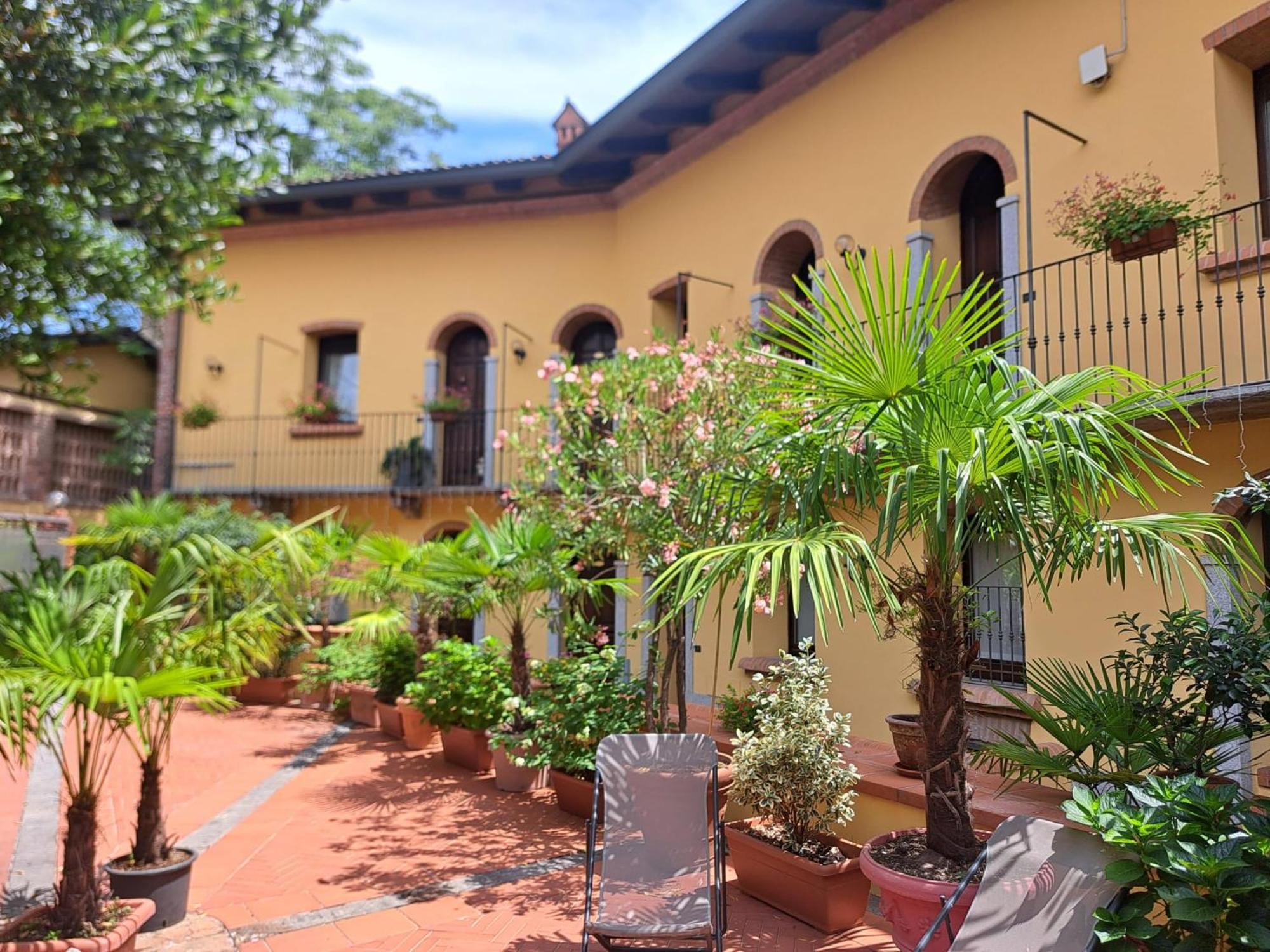Bilocale Dafne Abbadesse Guest House M3-M5 Zara, Milan